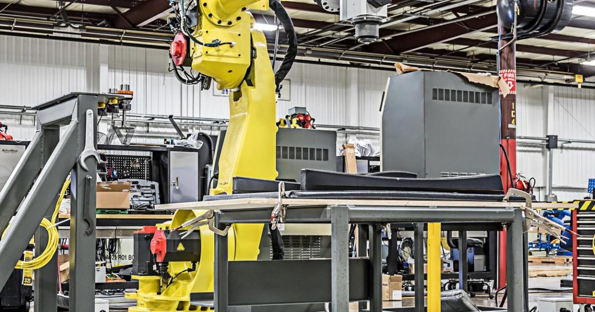 The Heavy-Duty and Compact R2000iA/210F Tackles a… | Robots.com