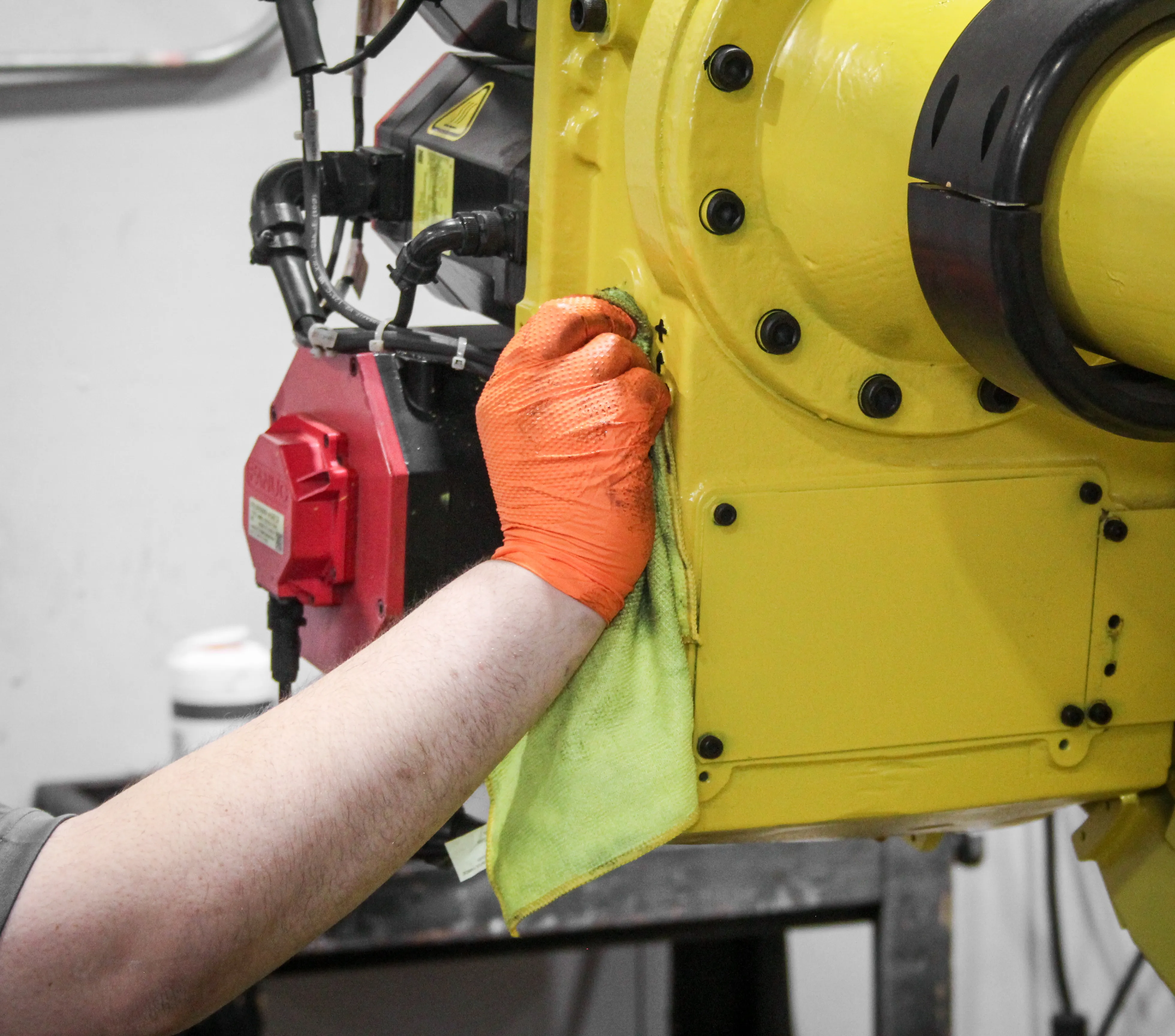 Troubleshooting Robot Grease Issues, Leaks, and Hardening