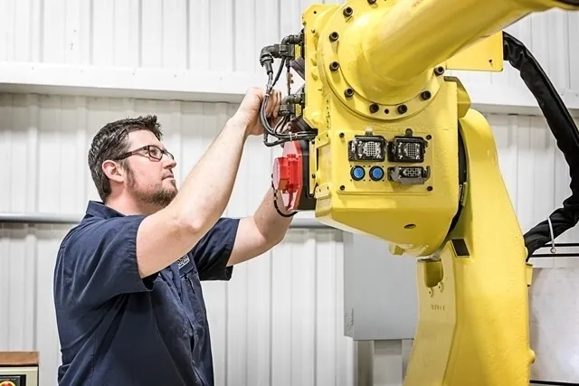 Why Consistent Preventative Maintenance Extends Robot Lifespan